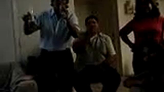 Este Jose Cantando La Cucaracha!!