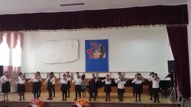 Ансамбль скрипачей ЦДМШ им П Шубина - Чарли Чаплин «Улыбка» смотреть онлайн