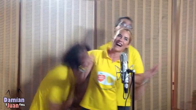 Himno de #CorazonesContentos con Juan Ibáñez y Marron junto a Ainhoa Arbizu смотреть онлайн