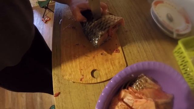 КАРП 3КГ ЗА 400 РУБЛЕЙ | ВКУСНЕЙШАЯ ЖАРЕНАЯ РЫБА НА ОБЕД | НЕЖНЫЙ КАРП НА СКОВОРОДЕ смотреть онлайн