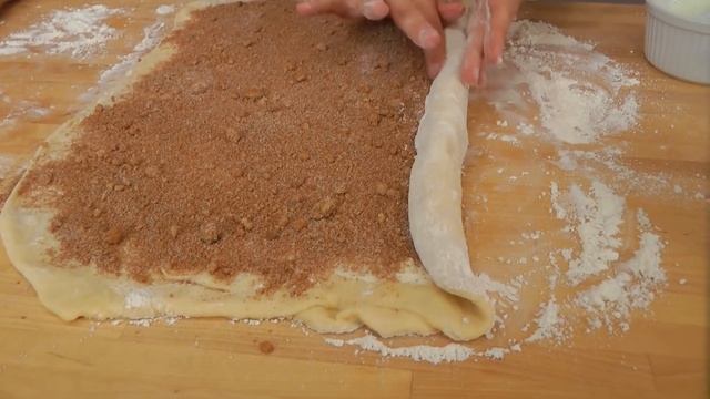 Homemade Cinnamon Rolls Recipe - Laura Vitale - Laura in the Kitchen Episode 300 смотреть онлайн