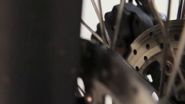 Снятие и установка переднего колеса мотоцикла - 4 точки. Шины и диски 4точки - Wheels & Tyres смотреть онлайн