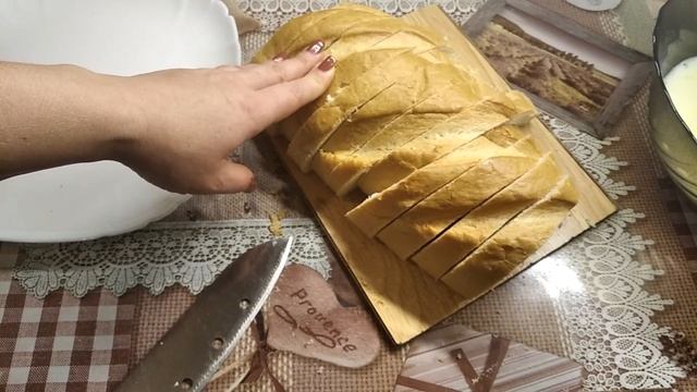 Быстрый и вкусный завтрак. Гренки с яйцом и молоком на сковороде. смотреть онлайн