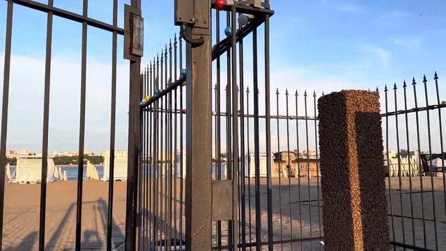 Поменяли систему на калитке поставили новый умный звонок. Раньше стоял другой звонок смотреть онлайн