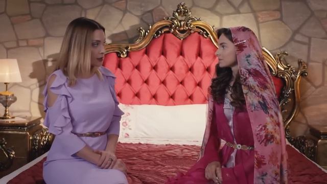 Evi Terk Eden Kamilla Hanım Alem Yaparken Yakalandı - Yeni Gelin