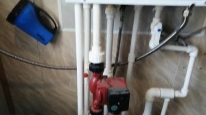 Установка неоригинального насоса на котел Навьен.mp4