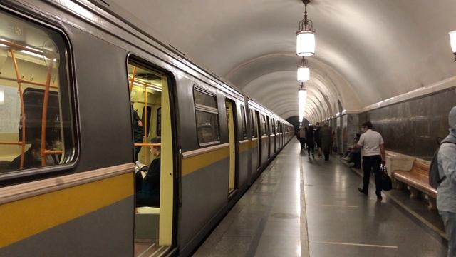 81-720 «Яуза» на Параде Поездов 2021 смотреть онлайн