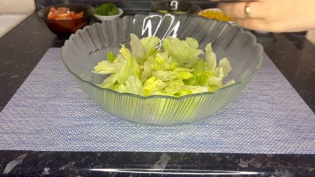 ОЧЕНЬ ПРОСТОЙ САЛАТ ИЗ АЙСБЕРГА!Готовлю на каждый праздник!Оргиналный рецепт салата.ACMR смотреть онлайн