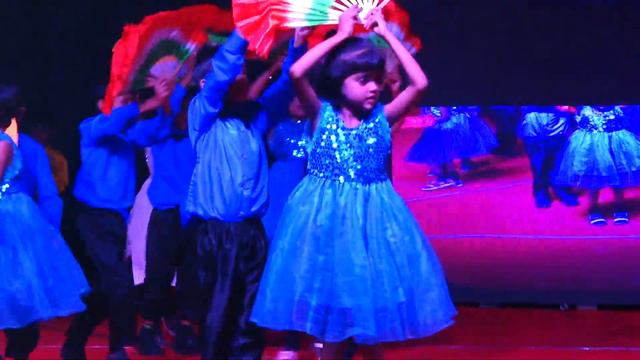 Grade 1 Daisy Formation Dance - Navrang Colour смотреть онлайн