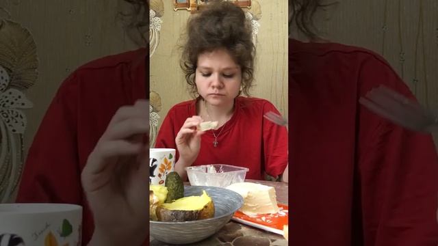 Мукбанг-перекус:грибы с майонезом,масло сливочное ,кофе смотреть онлайн
