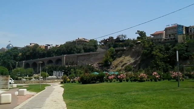 Въезжающих в Грузию туристов могут обязать пройти в стране ПЦР-тест. смотреть онлайн