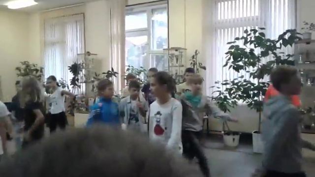 День учителя в школе 1269 г Москва и сегодня так каждую перемену смотреть онлайн