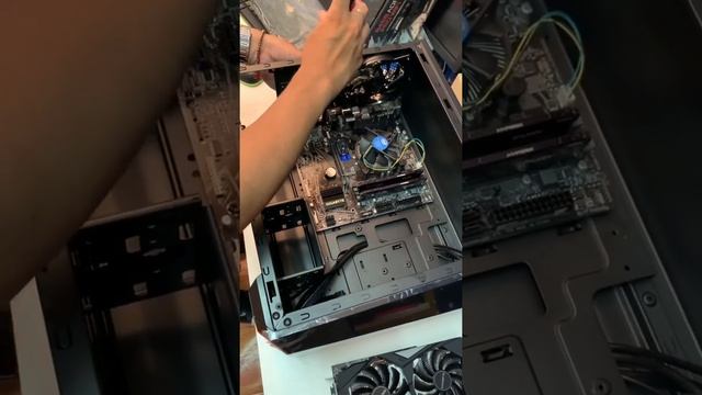 [Unboxing] GIGABYTE GEFORCE RTX 2060 graphics card смотреть онлайн