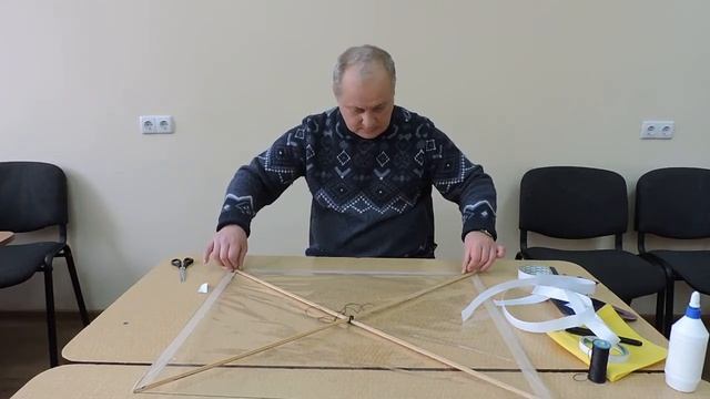 Изготовление плоского воздушного змея. Часть 2 смотреть онлайн
