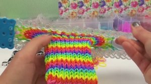 Чехол для айфона из резинок радужек на станке Rainbow Loom