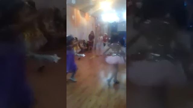 Дайаана танцует в садике. Танец звездочек смотреть онлайн