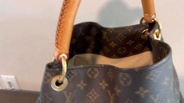 Louis Vuitton Bag Artsy MM Purse 14 Years Old #lv #louisvuitton #lvbag #authentic