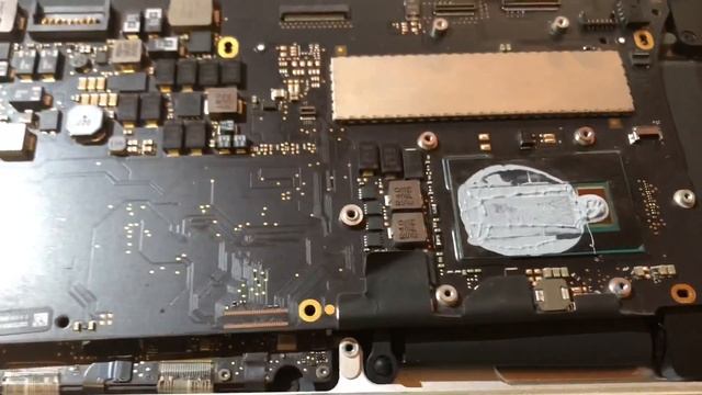 Залитый не включается MacBook Pro 13” Early 2015 A1502 смотреть онлайн