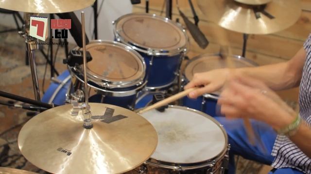 Крутить барабанные палочки(фишки) смотреть онлайн