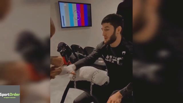 Тагир Уланбеков одержал победу раздельным решением судей против Аланна Насцименто