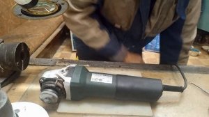 Устанавливаем в штатное место  УШМ METABO регулятор оборотов