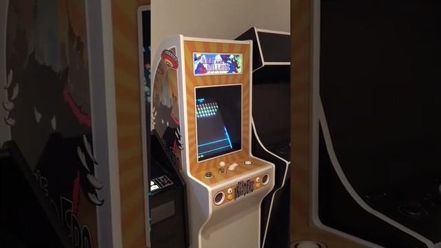 The Invaders vertical MAME cabinet смотреть онлайн