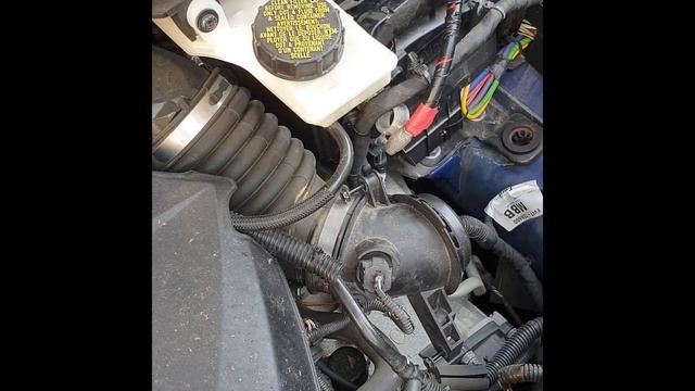 Wymiana akumulatora Ford Kuga Escape смотреть онлайн