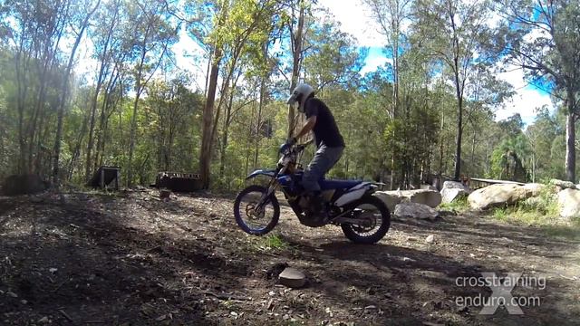 How to do stoppies (or nose wheelies) on a dirt bike︱Cross Training Enduro смотреть онлайн