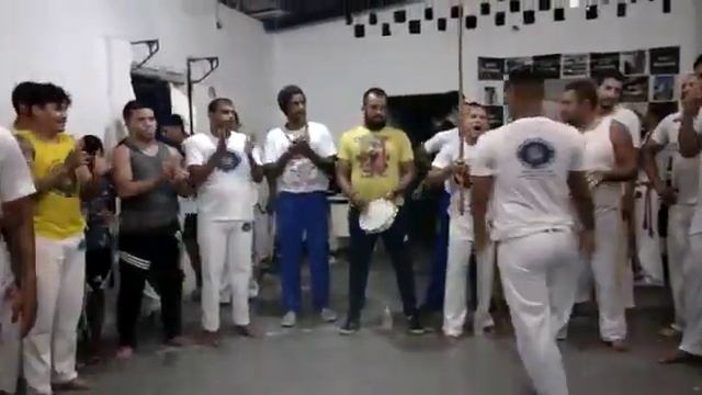 Associação de capoeira Axé Iúna Mestre Nestor смотреть онлайн