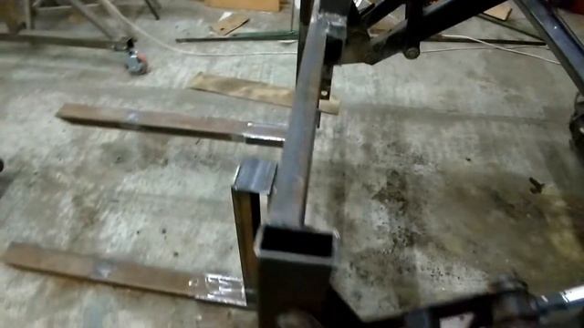 Вилочный погрузчик на минитрактор смотреть онлайн