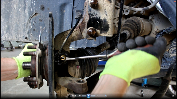 Замена пыльника наружного привода на Ниссан Х трейл 2014 года Nissan X TRAIL  1часть