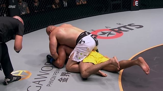 He NEVER QUIT ?? Paul Cheng vs. Mahmoud Hassan | From The Archives смотреть онлайн