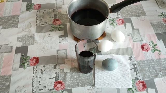 Окрашивание яиц на Пасху, чаем каркаде! смотреть онлайн
