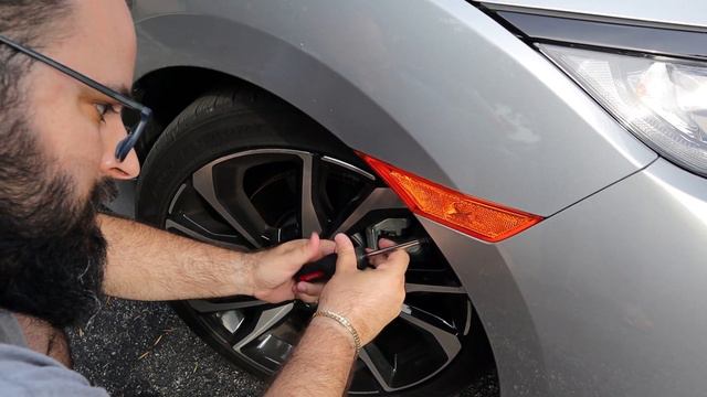 Civic X SI, Project Barbatos: Smoked Side-Marker Install смотреть онлайн