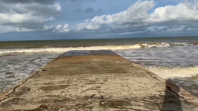 КРЫМ море после шторма КРАСОТА / Песчаное смотреть онлайн