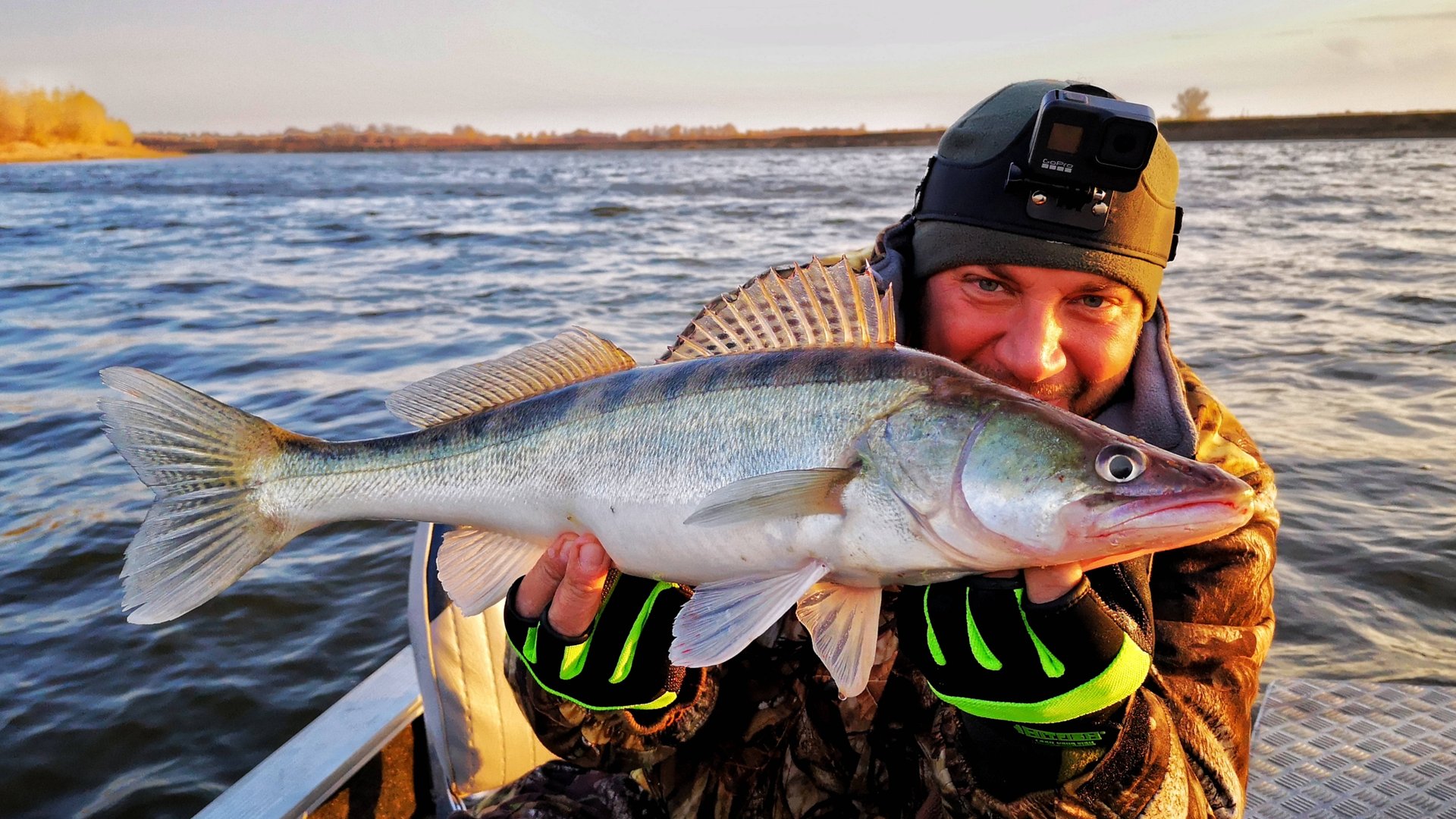 (часть 1) Ахтуба 2022, ноябрьский ЭКСТРИМ - "ДИВЕР КЛАБ"- ловля судака. Троллинг в один спиннинг.