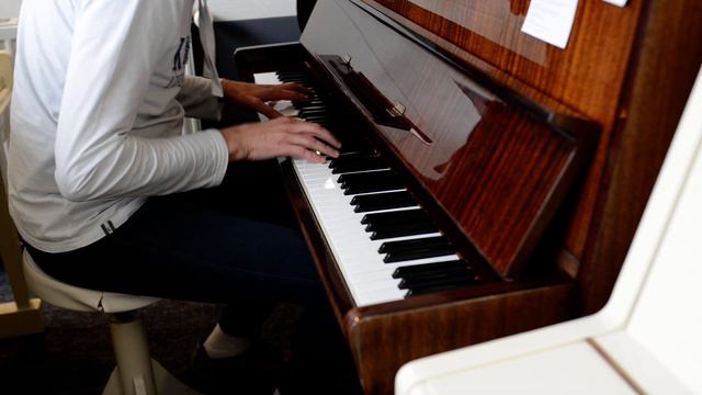 Improvisation sur piano Petrof 1m13 par JPYB смотреть онлайн