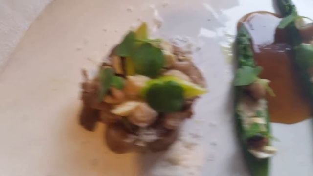 Lamb, asparagus, black eye bean's hummus, cashews смотреть онлайн