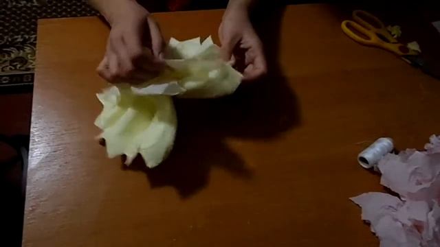 Красивый цветок из салфеток своими руками