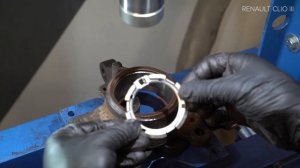 Как заменить передний подшипник ступицы RENAULT CLIO 3 [ВИДЕОУРОК AUTODOC]
