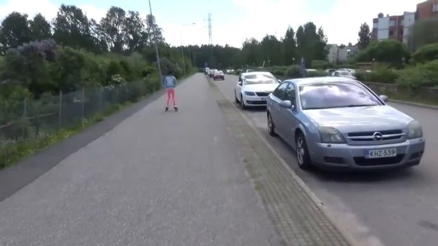 Vlog: Гуляем Дети на джипе Кормим уток Гуляем на площадке смотреть онлайн