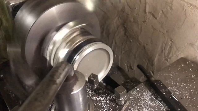 Токарный станок ОТ-5. Торцуем кованые поршни СТИ смотреть онлайн