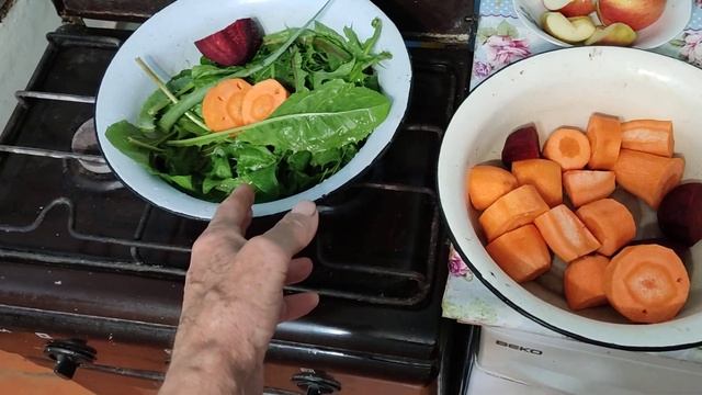 Свежевыжатый сок. 2023 год.