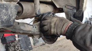 Замена задних тормозных колодок и рабочего тормозного цилиндра LADA Priora 2014