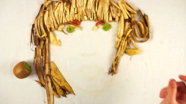 LADY GAGA: Portrait of fruit and meat смотреть онлайн
