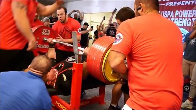 Райан Кеннелли - жим лежа 410 кг смотреть онлайн