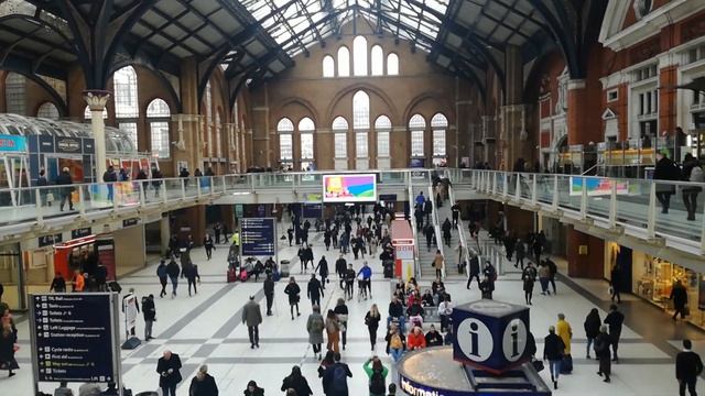 Liverpool Street Railway Station Tour смотреть онлайн