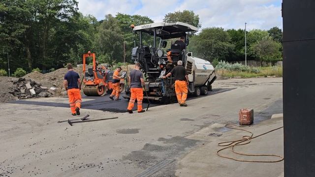 JM Details - Work continues on the Ford Focus RS, TVR Chimaera and Tarmac at the front of the shop! смотреть онлайн