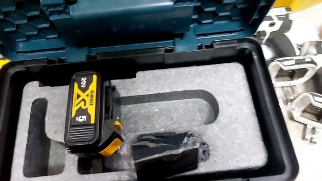 Thùng Đồ Nghề Bosch 450k và DCH263 4tr 1 bộ lh 0888840578 смотреть онлайн