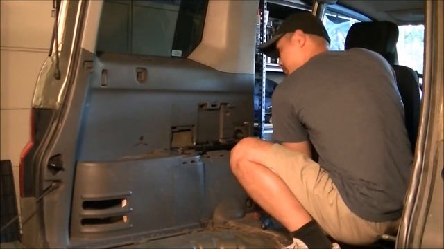 Removing Rear Inside Panel on Honda Element. How To DIY смотреть онлайн